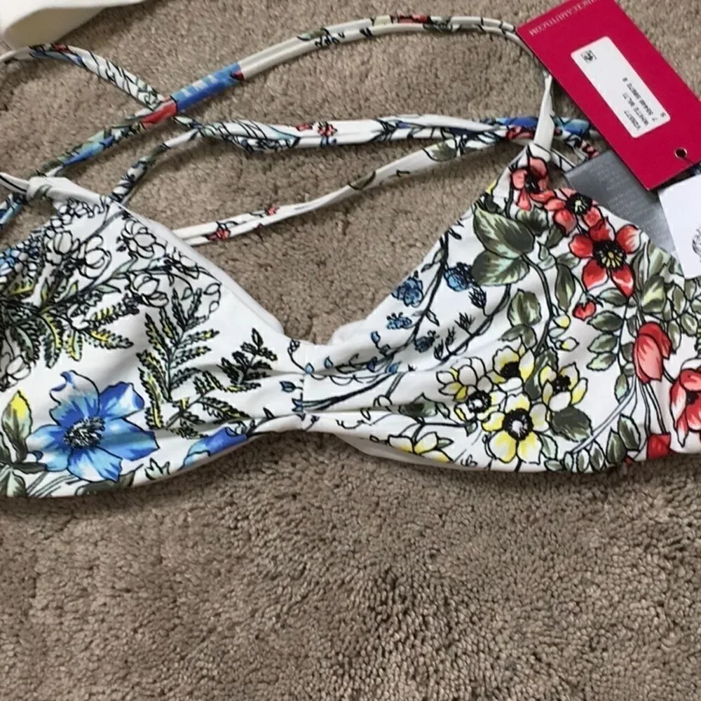 Vince Camuto reversible floral bikini top. NWT